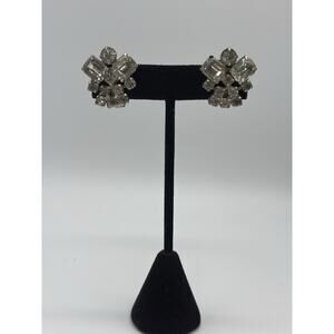 ✨ Vintage Clear Rhinestone Silver Tone Clip-On Earrings ✨